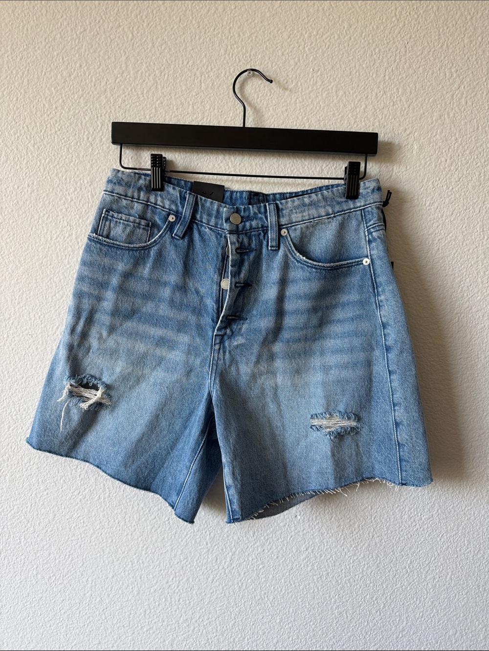 Blank NYC The Warren High Rise Short Light Blue Distressed Denim Shorts NWT